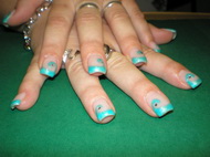 Zselés műköröm hullám díszítéssel